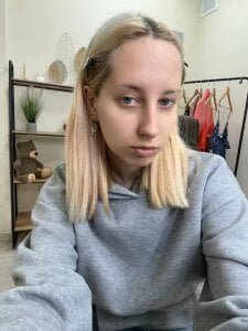 EmilyReyess Public รูป 