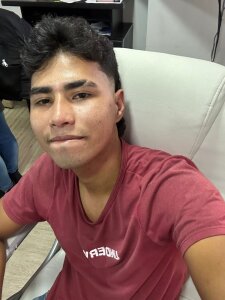 Simon_Pernia Public Pic 6