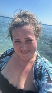 CurvyRosse_ beach breeze and sea Pic 6