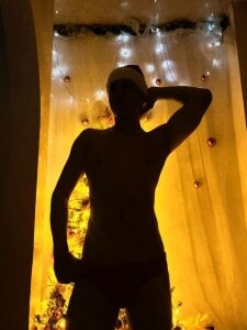 Angel_KhouriのSanta is not coming tonight, I'm coming... and I'm looking forward to it. 🎅🔥の枚の写真