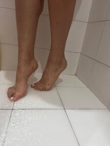 Hot_valerygh worship the feet of your goddess Immagine  6