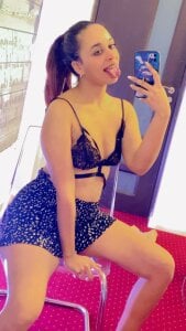 anna_taylor_ Public Pic 2