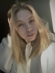 VeronaBench Just Me 🦋 Pic 3