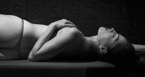 AntonellaRuizCam B&W Session Pic