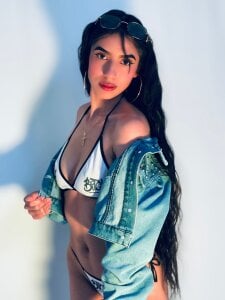 Camila_Reyess_
