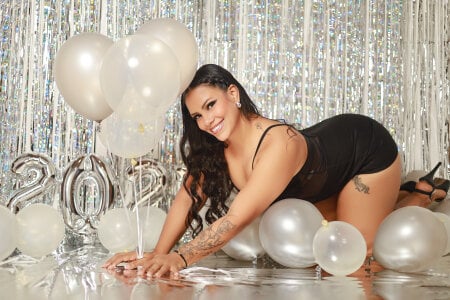ArielleMillerr New Year 2025 ♥ Pic 5