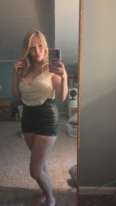 NikkiB653466 Me slika 3