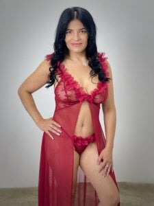 HornySkinny26 red and hot Foto 3