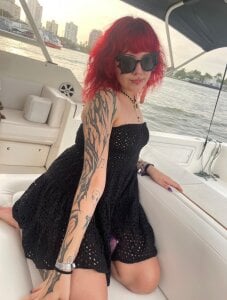 Sarah-Stoner Me in the beach again😛 รูป  9