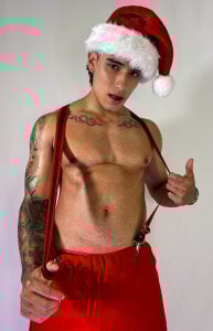 ❤️‍🔥 Desire also wears red… this Christmas 🎅🔥 de joseph_boy  3 Imagens