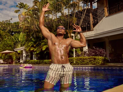 JaySmit_ we swim together Pic 5