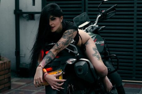 Amarae_ Public Foto 7