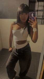 MIAROGGERSS CHILLIN Pic 3