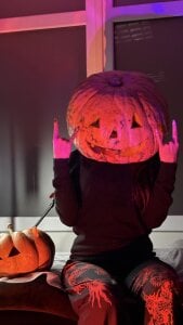 _Nika_Kik Halloween Nika Pic