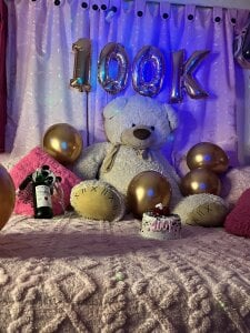 100k de _Dulcinea777  2 photos