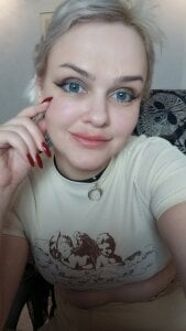 KamillaJei Blue eyes Pic