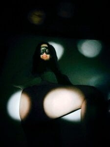 Mysterius_Woman Public Pic 5