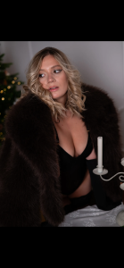 EmiSoul holiday bustle♥️ รูป  3