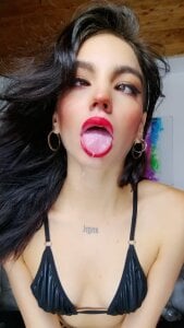 AurenLys Good morning, radiant ☀️✨ I’m live from 8:30 a.m. to 3:30 p.m., offering fresh energy, playful glanc Foto