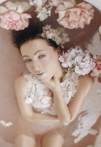 angelicfenix In bath with roses รูป  2