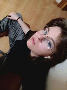 Milana_Cold Public Pic 3