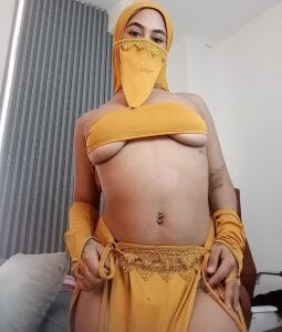 Natash_khalal Temptation is served... do you come or do you stay looking? 😘🔥 Pic 2