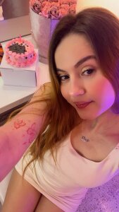 Ada_Turner my birthday 🌷🎂🧁 Pic 5