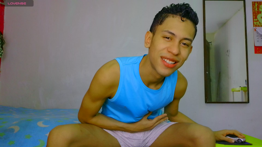 With new ideas and more naughty than before we go for more de Jacobwolf_xxx  9 Imagens