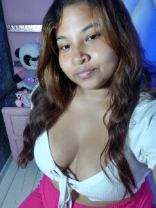 xiomirivera    🩷🍓 Pic 3