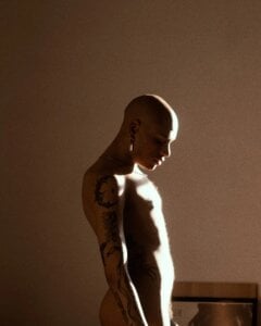 IskanderDemian Public 사진