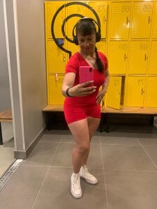 clara_heat 💋 Warming up muscles… and something else Εικόνα 3