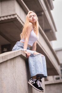 LOLA_JAMES_