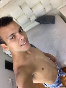 William_Lewis I wait for you in my room Bilde 4