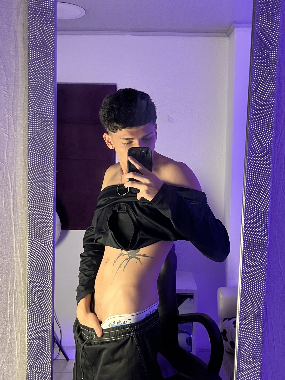 MateoMitchell immagine di tendenza 2336