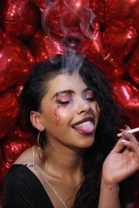 Devil_AliceXo smoking on Valentine's Day 🚬 사진 2