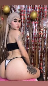 seraphine_arabicDon't look at me like that... or I'll end up doing something you won't be able to forget 😈💜图片 6