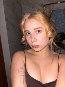 AnnaVeil day off Pic 4