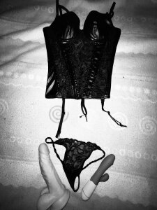 BumblingCistern's XXX Nude Photo 4