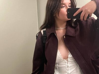 LanaTreades Public Pic