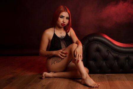 MilaNoir Public Pic 4