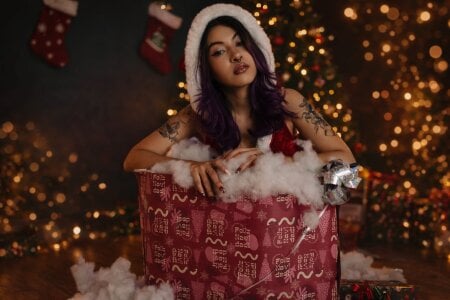 bri_cullen Late Night Santa Pic 6