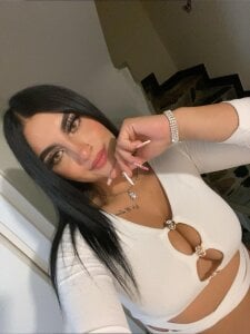 Ximenaa_white Public Immagine  3