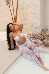 Jazmiinee A day at the Pool with me🌞 Pic 5