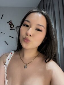 AlberthaEscue naughty girl Pic 4