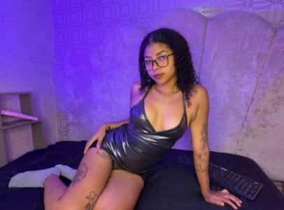 saaraaa HII GUYS Pic 2