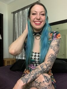 MissCumberdale Blue hair days Pic 3
