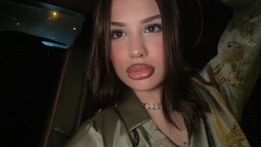 Lorelaai Public зображення 3