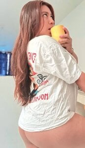 Luna_Sommer 🔥🖤 Between sips... the game awakens. Pic 6