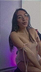 Emy_Pregnat ME Pic 2