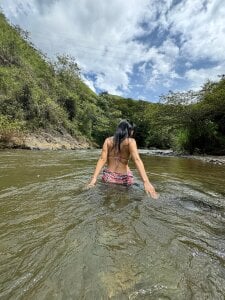 nicolet666lee kisses Pic 3